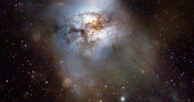 Огромная галактика из ранней Вселенной оказалась совсем другим объектом: что обнаружили ученые