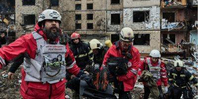 «К этому невозможно быть готовым». Фотографы Либеровы показали фото разрушений в Киеве после массированной ракетной атаки