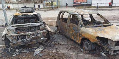 Не Tesla. Россия ударила по двум автосалонам Киева, сгорело 29 автомобилей — фоторепортаж