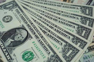 Курс валют на вечер 2 января: на межбанке доллар растет