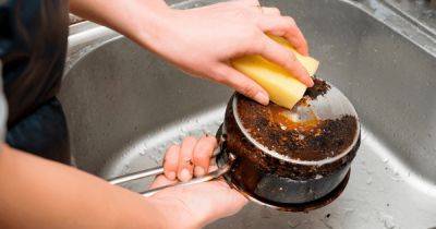 Эффективные и быстрые способы очистки пригоревшей кастрюли или сковороды: копеечные средства
