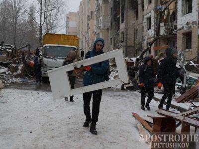 Удар по Киеву - фото толоки у разбитого дома