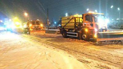 Киев замело снегом: в четверг прогнозируют "плюс"