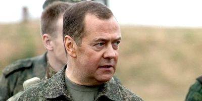 «Лягушатники и п-ры». У Медведева истерика из-за заявления МИД Франции об ударах по Белгороду