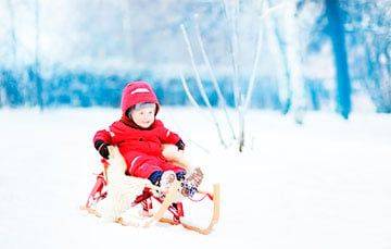 Как снегопад в Беларуси поднял настроение детям