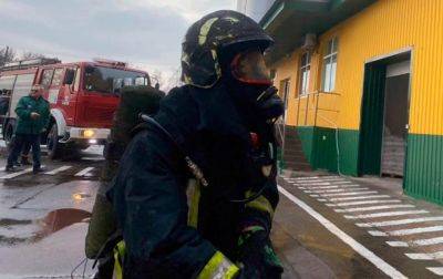 В Каневе на заводе вспыхнул сильный пожар - korrespondent.net - Украина - Киев - Черкасская обл.