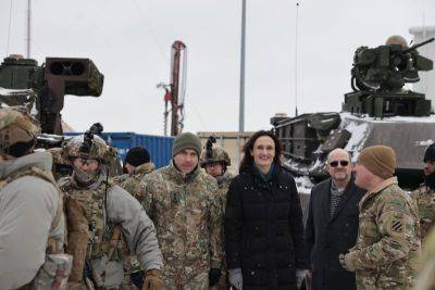 Спикер Сейма Литвы посетила в Пабраде военных США, обсудила планы боевой подготовки