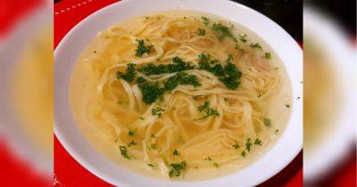 Куриный суп с домашней лапшой: вкусно так, что не оторваться