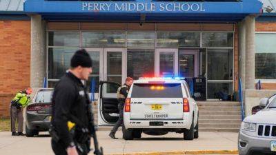 Стрельба в школе Айовы: несколько раненых, нападавший покончил с собой