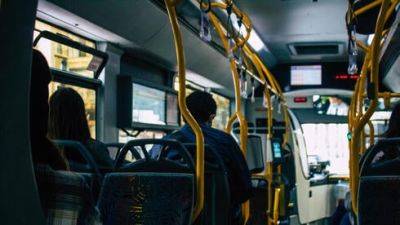 54-летний мужчина пристал к девочке в автобусе, все закончилось побоищем - vesty.co.il - Израиль