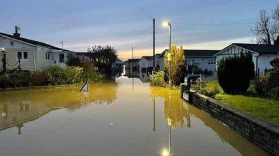 Из-за дождей, вызвавших разливы рек, Британия страдает от паводков