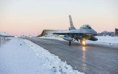 В Данию прибыли самолеты F-16, на которых будут обучать украинских пилотов