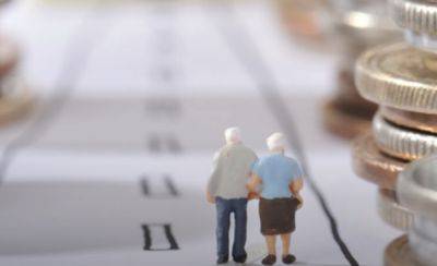 По 800 гривен ежемесячно: некоторые пенсионеры получат надбавки к пенсиям - кому рассчитывать