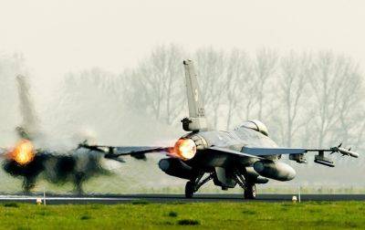 Дания задержит передачу F-16 для Украины - СМИ