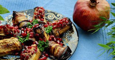 Горячие вегетарианские рулетики с баклажанами и овощной начинкой: вкусно и красиво