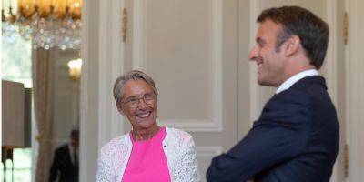 Президент Франции принял отставку премьера Элизабет Борн