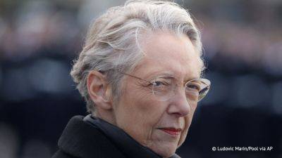 Элизабет Борн ушла в отставку с поста премьера Франции