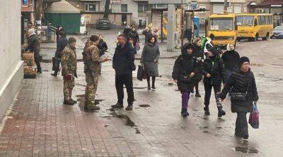 Дикая мобилизация в Одессе: ТЦК в полной амуниции распотрошило трамвай — напаковали полный автобус "защитников". Видео