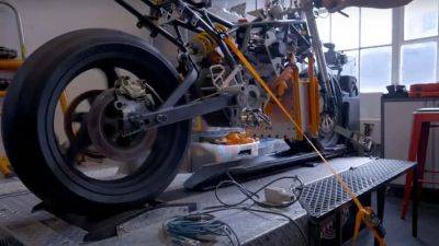 MIT открывает новые возможности с гидромотоциклами