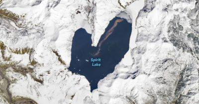 Тату в виде сердца на коже Земли: как появилось удивительное озеро со смертоносной историей (фото)