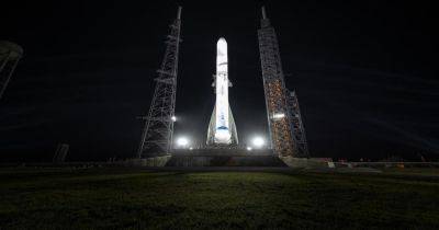 Тяжелая ракета New Glenn от Blue Origin впервые поднялась на стартовую площадку