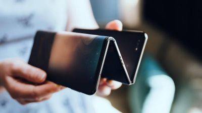 Инсайдер: Huawei работает над смартфоном с тройным складыванием, новинку покажут летом