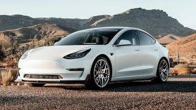 Илон Маск - Tesla запланировала запуск серийного производства нового спорткара - zakon.kz - США