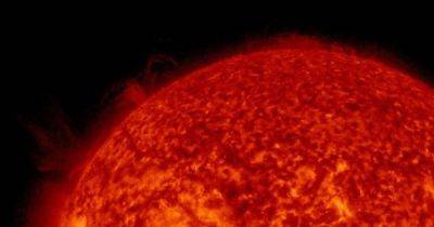 В 40 раз больше Земли. Поток плазмы с Солнца ударил по Меркурию: что произошло дальше (фото) - focus.ua