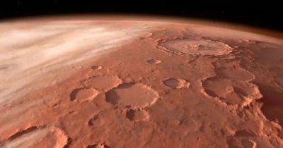 Всего один удар астероида создал 3 млрд кратеров на Марсе: как это произошло (фото)