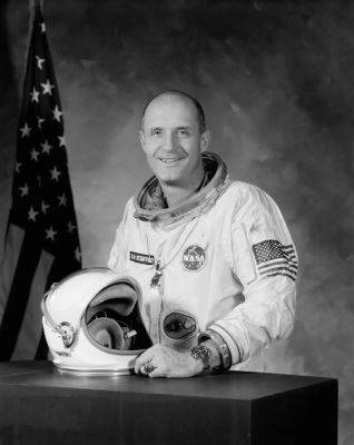 Умер Томас Стаффорд: один из 24 человек, летавших к Луне и прототип главного героя «Ради всего человечества»