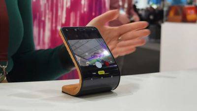MWC 2024: 6.9-дюймовый смартфон от Motorola, который можно носить как браслет