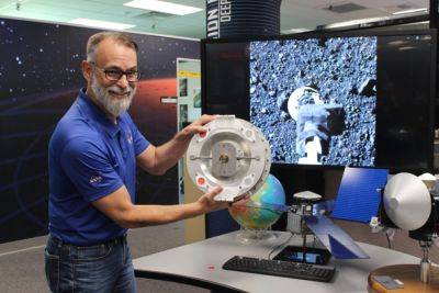 NASA заплатила ученому миллиард долларов за спасение Земли от падения астероида