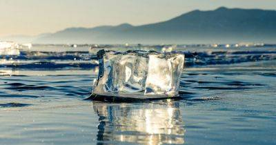 Леденеет при плюсовой температуре: ученые обнаружили необычное свойство воды