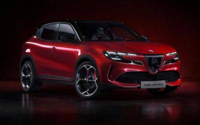 Первый электромобиль компании: Alfa Romeo представила Milano с запасом хода до 410 км и ценой от 30 000 евро