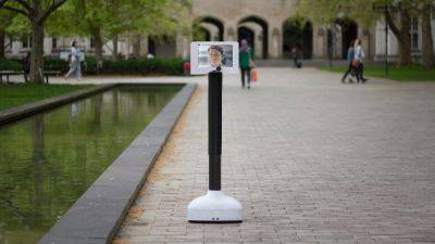 Австралийская Aubot представила робота для видеоконференций Teleport