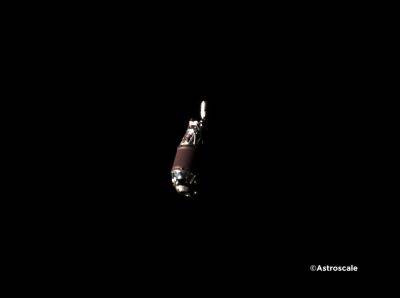 Космический уборщик сфотографировал отработанную ступень ракеты