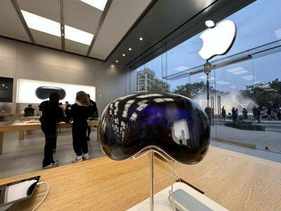 Мин-Чи Куо - Марк Гурман - TravisMacrif - Apple сокращает производство Vision Pro на фоне падения продаж - habr.com - США