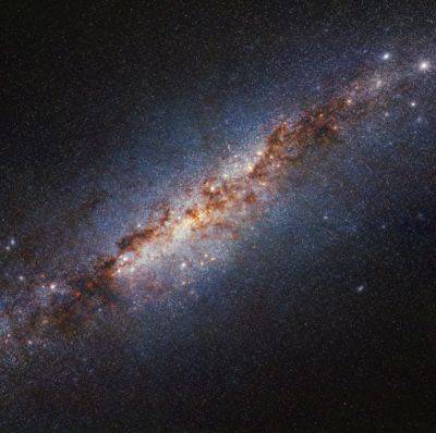 James Webb прислал впечатляюще детализированные фото галактики Сигары