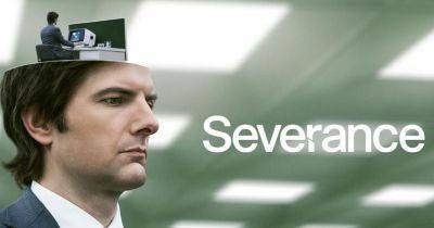 Адам Скотт анонсирован выход второго сезона научно-фантастического триллера Apple TV+ "Severance"
