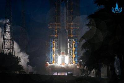 Аппарат «Чанъэ-6» успешно вышел на окололунную орбиту