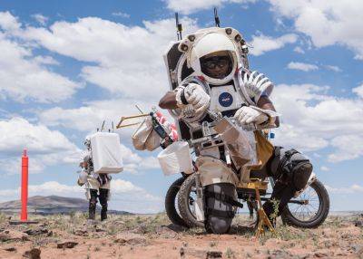 Астронавты начали тренировки в пустыне перед полетом на Луну