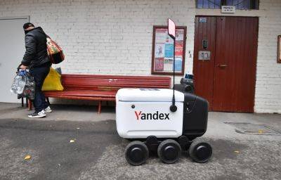 СМИ: «Яндекс» готовится начать серийное производство роботов-курьеров