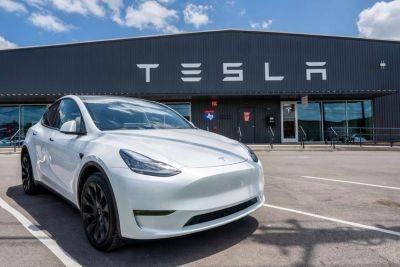 Tesla отзывает 125 000 автомобилей из-за проблем с ремнями безопасности