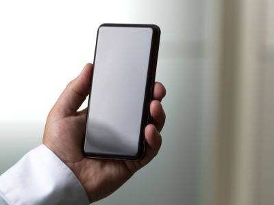 Для смартфонов создали стекло, убивающее бактерий