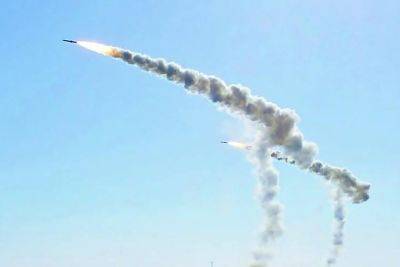 Аэробаллистическая ракета Х-47М2 «Кинжал», крылатые ракеты Х-101/Х-555 и БПЛА Shahed-131/136: Украина отбила очередную массовую атаку