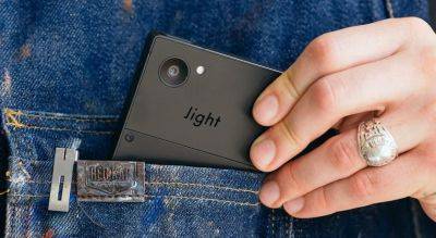 Представлен Light Phone 3 – минималистичный телефон с чёрно-белым OLED-экраном, 50 Мп камерой и NFC-модулем