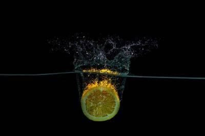 Помогает ли вода с лимоном похудеть - диетолог развенчал распространенные мифы
