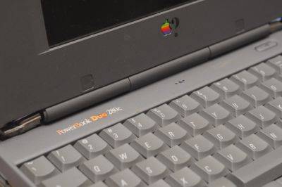 Энтузиаст смог перенести файлы с ноутбука Apple 1994 года