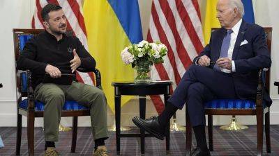 Президент США Джо Байден публично извинился перед Украиной за задержку в военной помощи и объявил о новом пакете, в который войдут боеприпасы для HIMARS, ракеты для HAWK, Stinger, Javelin и